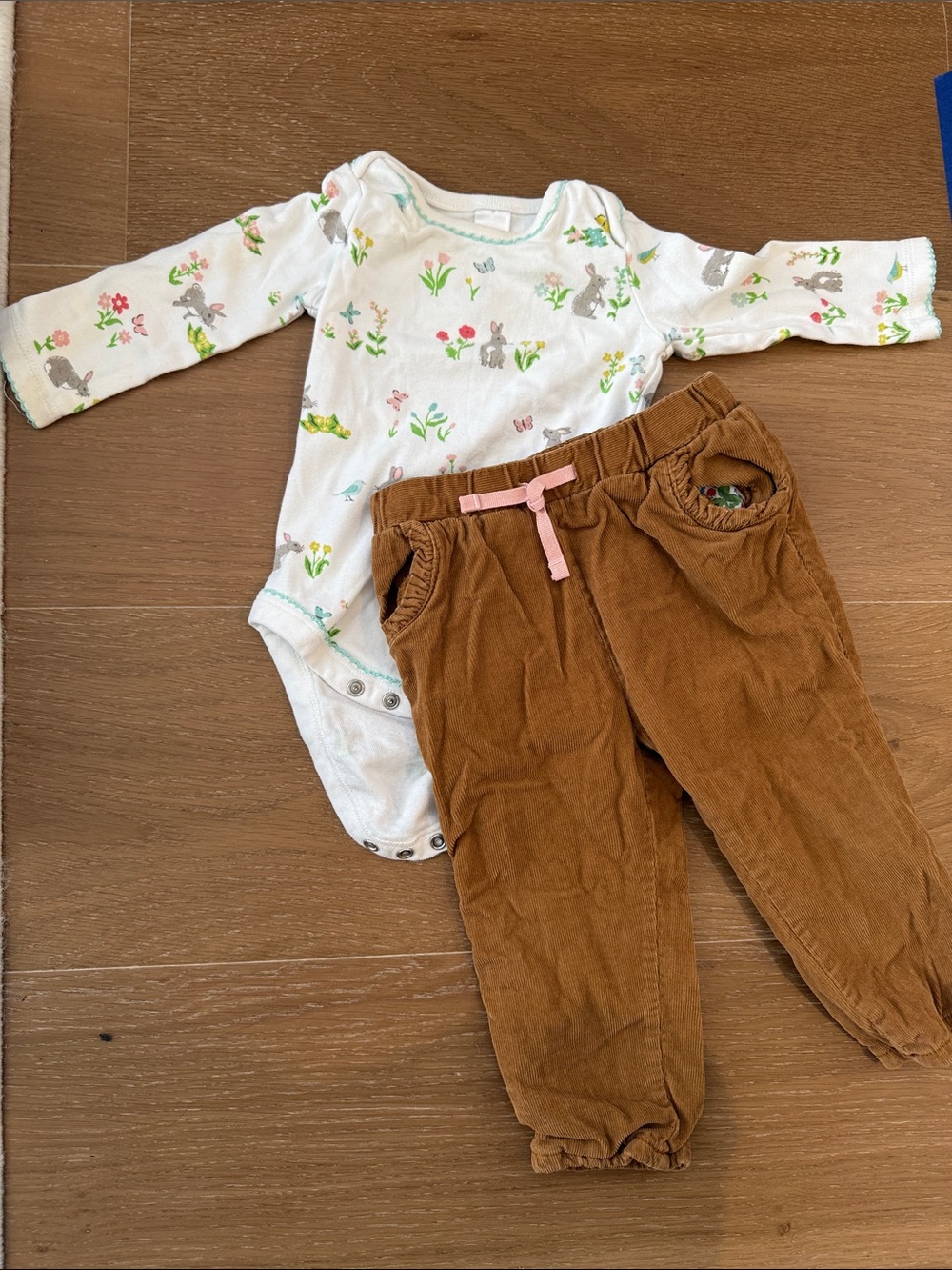 Baby Boden White Floral & Brown Corduroy Matching Set